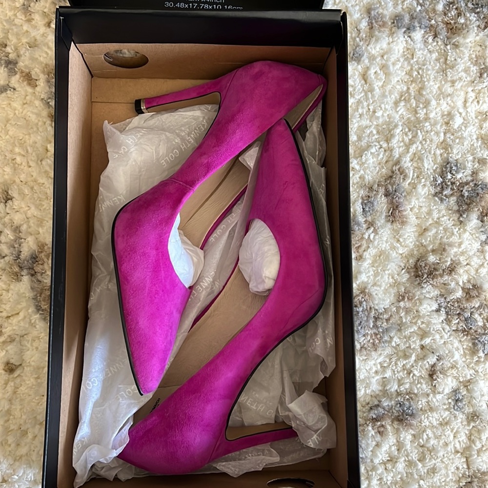 Kenneth Cole Riley 85 Suede Pump vivid magenta 6.5